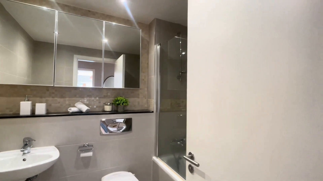 ID: 3301, 2 Bedroom Property, Dublin 2