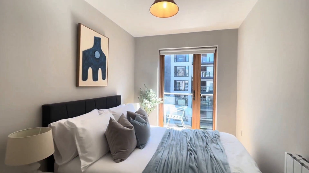 ID: 3301, 2 Bedroom Property, Dublin 2