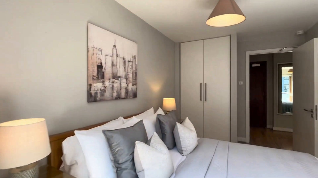ID: 3301, 2 Bedroom Property, Dublin 2