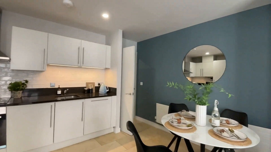 ID: 3002, 2 Bedroom Property, Dublin 2