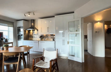 ID: 3082, 2 Bedroom Property, Dublin 2-5